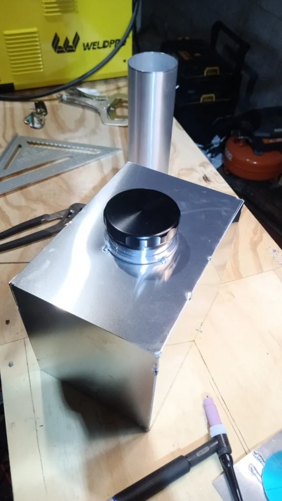 Box assembly with threaded cap